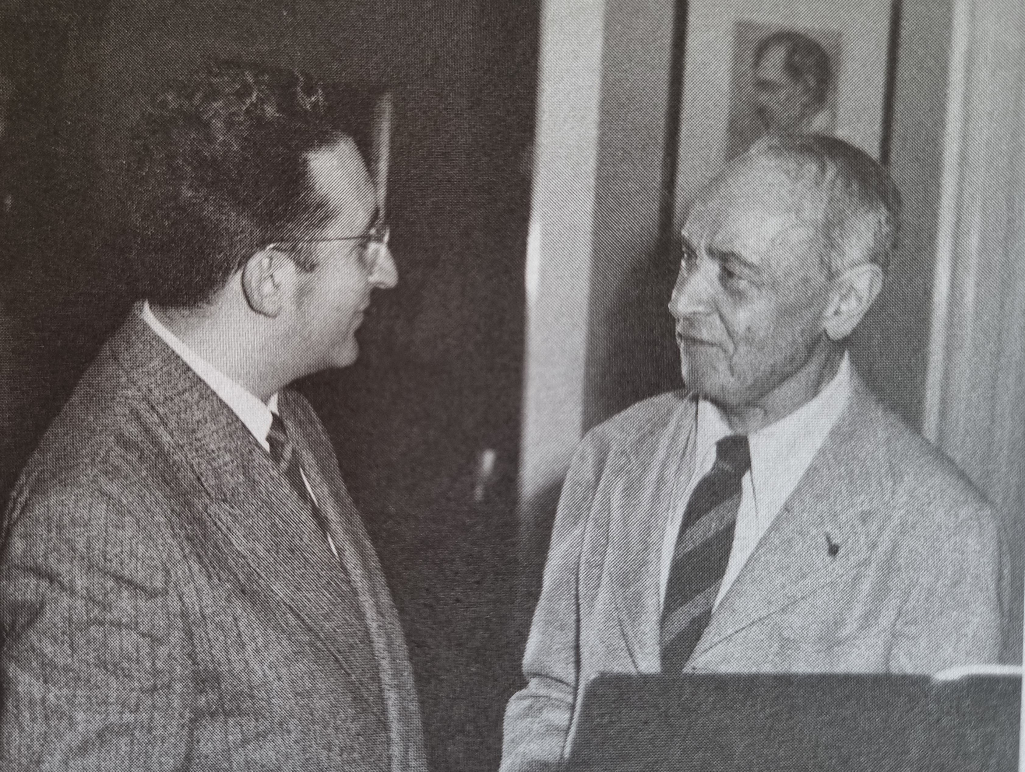 Camargo Guarnieri - Foto: Camargo Guarnieri e o maestro Sergei Koussevitzky